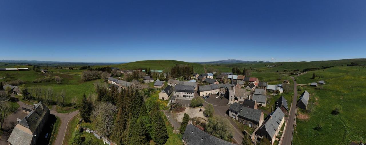 Auberge Du Cezallier Montgreleix Exteriér fotografie
